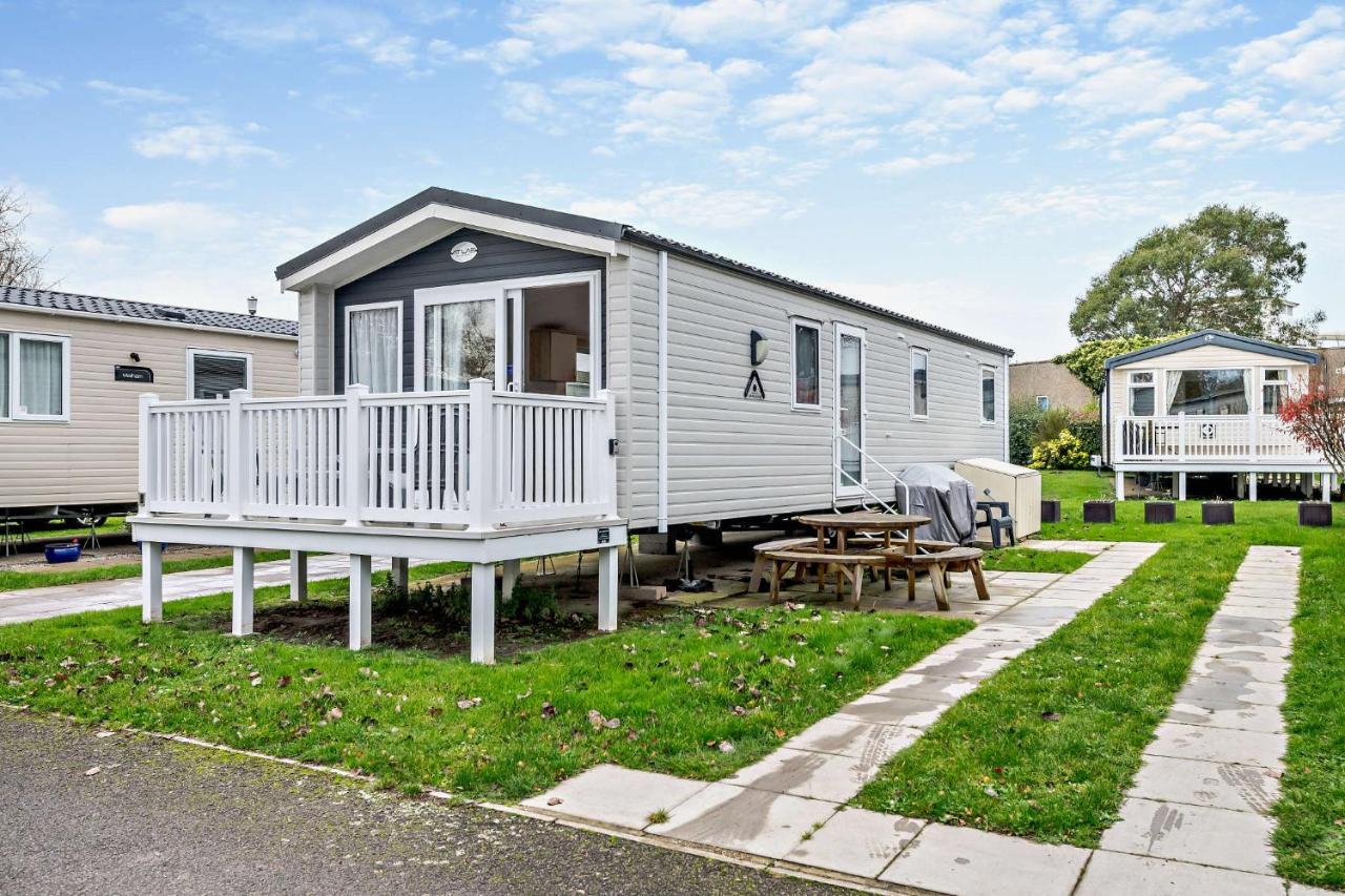 Sea La Vie Lodge, Rockley Park Holiday Park, Poole, Dorset Exteriör bild