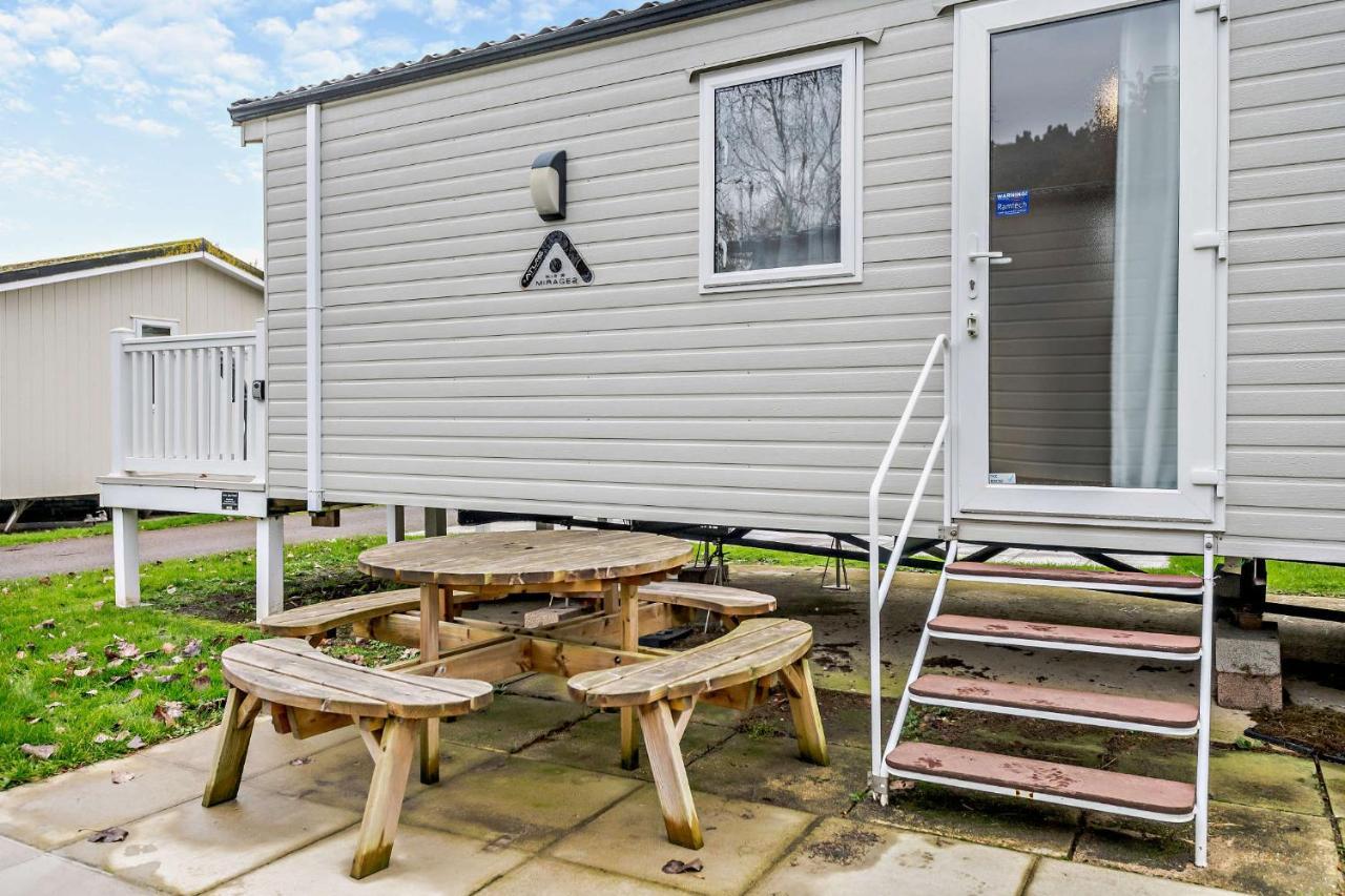 Sea La Vie Lodge, Rockley Park Holiday Park, Poole, Dorset Exteriör bild